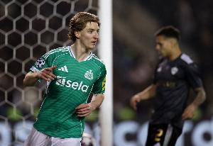 德天空：拜仁未放弃签戈登 个人条款不是问题+要害须与纽卡达协议_24直播网