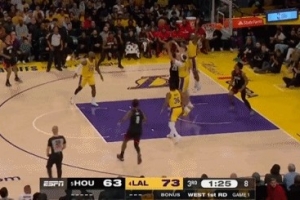 险些不必起跳！海斯跟防申京 轻舒猿臂送后者大帽_24直播网