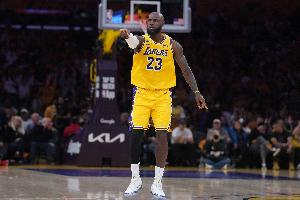 乔·约翰逊：火箭火力缺乏&詹姆斯象征性地防史女士来生涯体力_24直播网