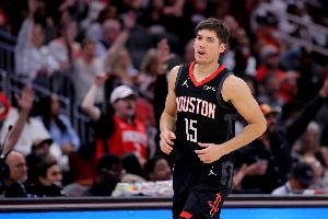 高开低走！谢泼德20中6拿17分8助 有4失误_24直播网