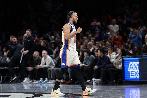 次节状态回落！布伦森半场15中9砍下22分3板3助1断 首节轰19分_24直播网