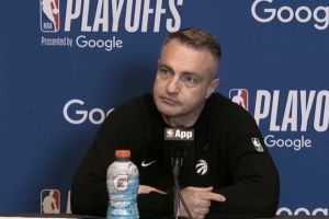 【完整版】猛龙主帅：对18次失误负全责 我们攻防都障碍不前_24直播网