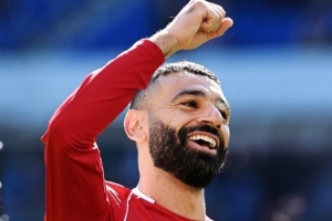 禁区内推射拔头筹！官方：萨拉赫中选利物浦队内全场MVP_24直播网