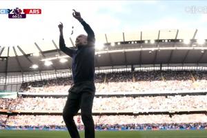 迎头痛击！曼城一个月内双杀枪手，，，，，联赛杯夺冠+联赛少赛1场差3分_24直播网