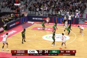 真帅。。。⊙钍嬗璨痪宸朗兀，，，，，持球突破重围上篮到手！_24直播网