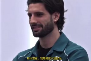 这什么玩意！当索博看到自己的雕像时，，脸上的笑容瞬间消逝_24直播网