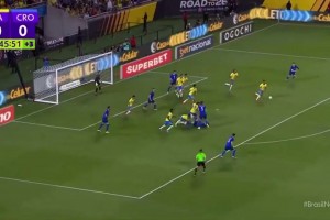 巴西1-0！库尼亚谋划进攻，，，维尼修斯助攻达尼洛前插吃饼！_24直播网